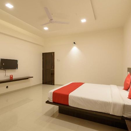Oyo 22964 Kundan Lawns Hotel Shirdi Exterior photo