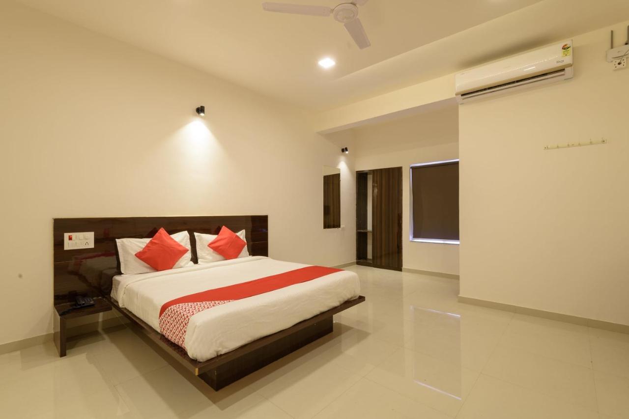 Oyo 22964 Kundan Lawns Hotel Shirdi Exterior photo