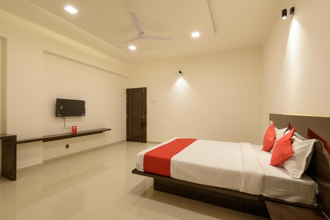 Oyo 22964 Kundan Lawns Hotel Shirdi Exterior photo