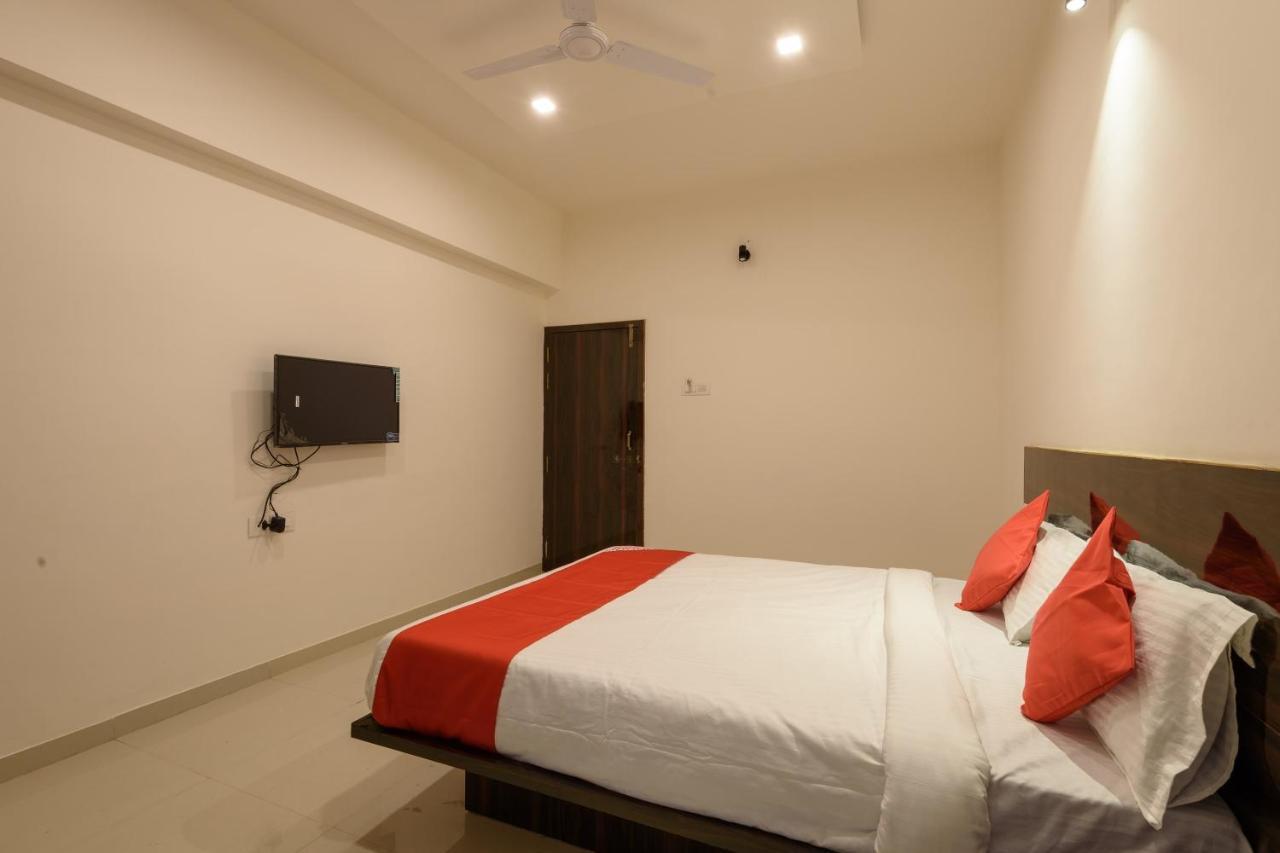 Oyo 22964 Kundan Lawns Hotel Shirdi Exterior photo