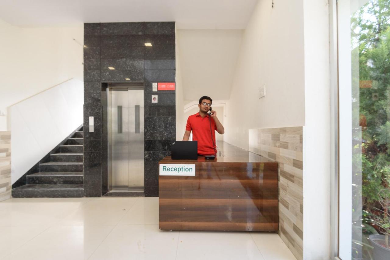 Oyo 22964 Kundan Lawns Hotel Shirdi Exterior photo