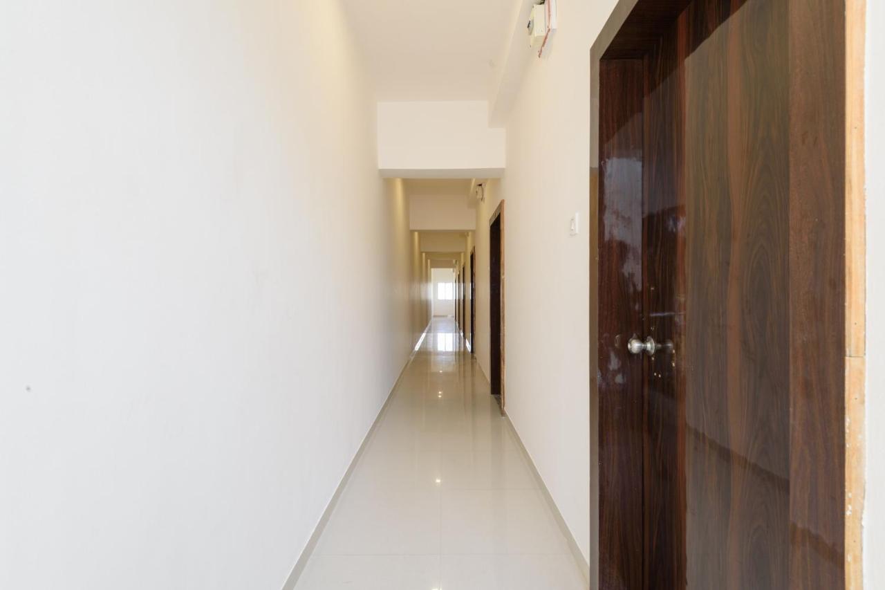 Oyo 22964 Kundan Lawns Hotel Shirdi Exterior photo