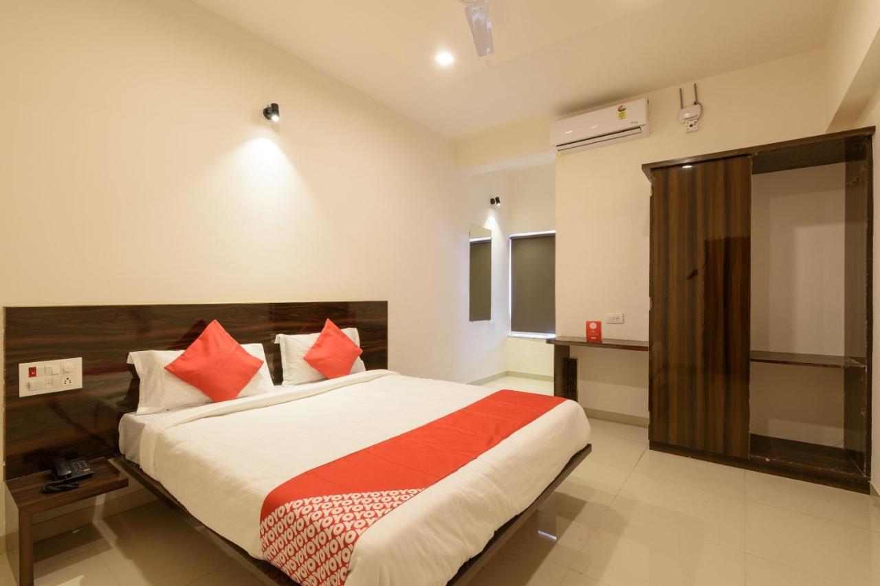 Oyo 22964 Kundan Lawns Hotel Shirdi Exterior photo