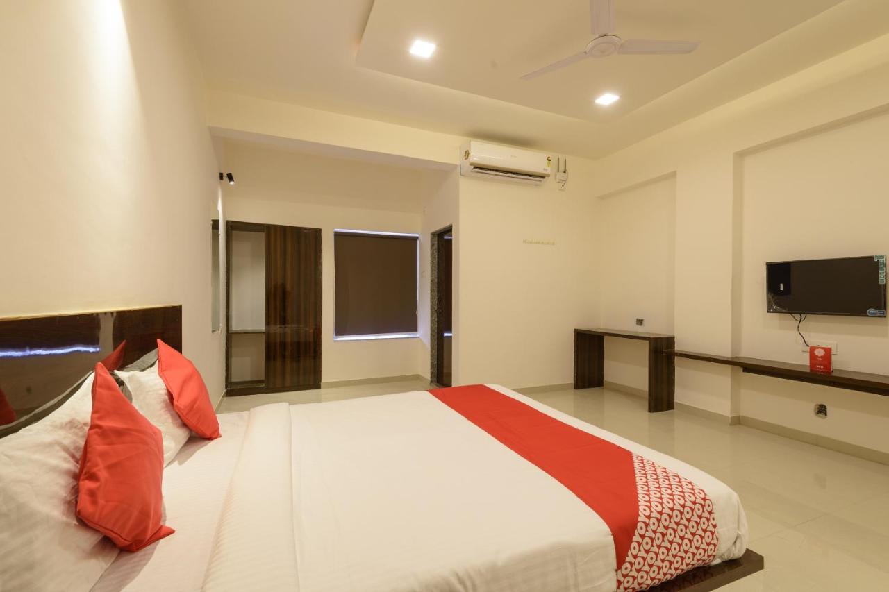 Oyo 22964 Kundan Lawns Hotel Shirdi Exterior photo